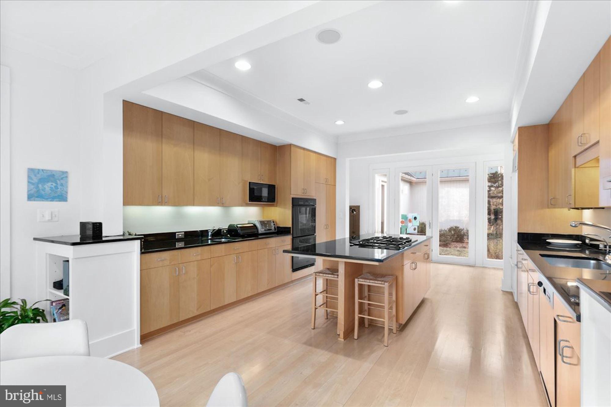 FOREST HILLS - Residential