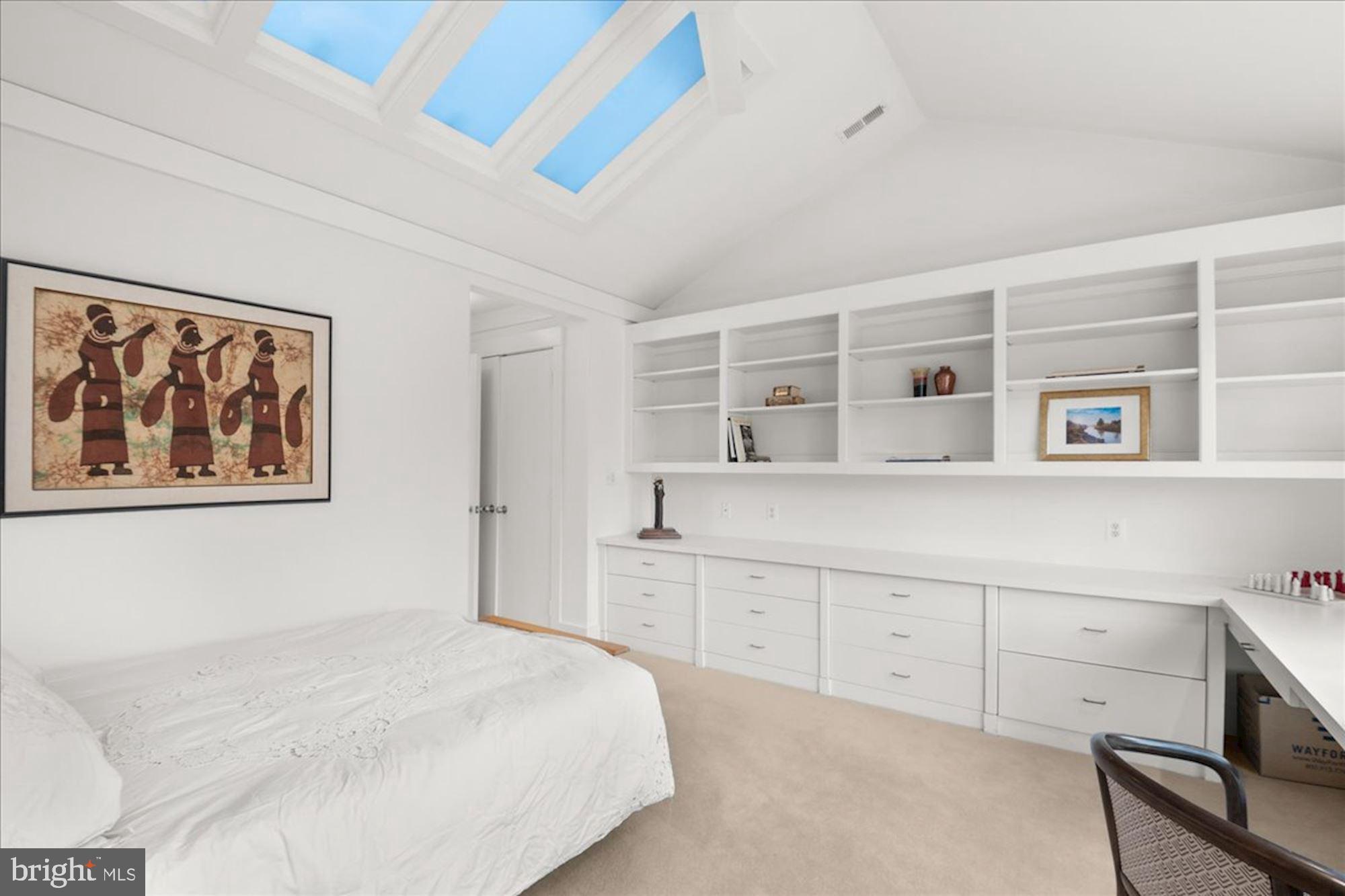 FOREST HILLS - Residential
