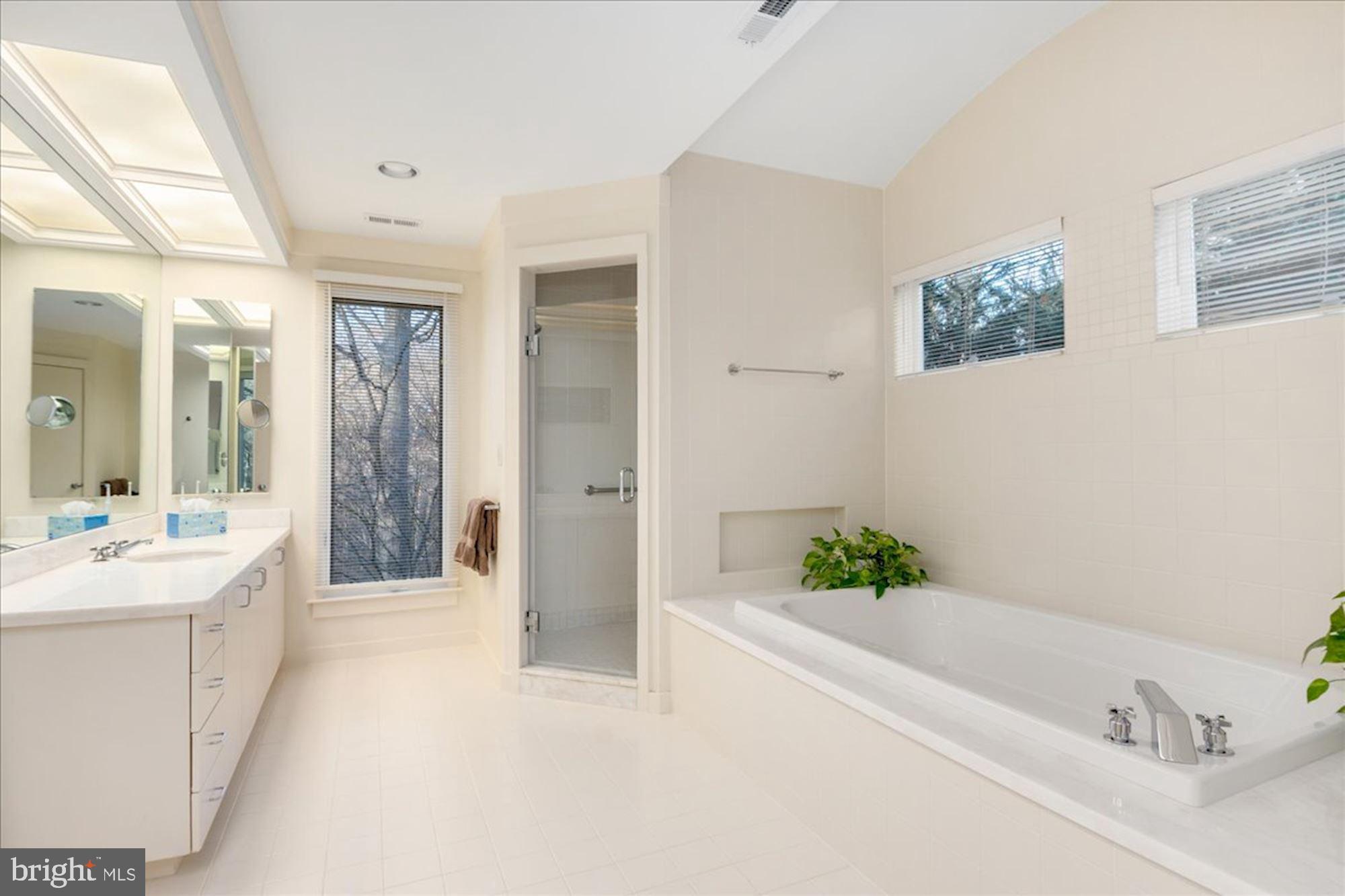 FOREST HILLS - Residential