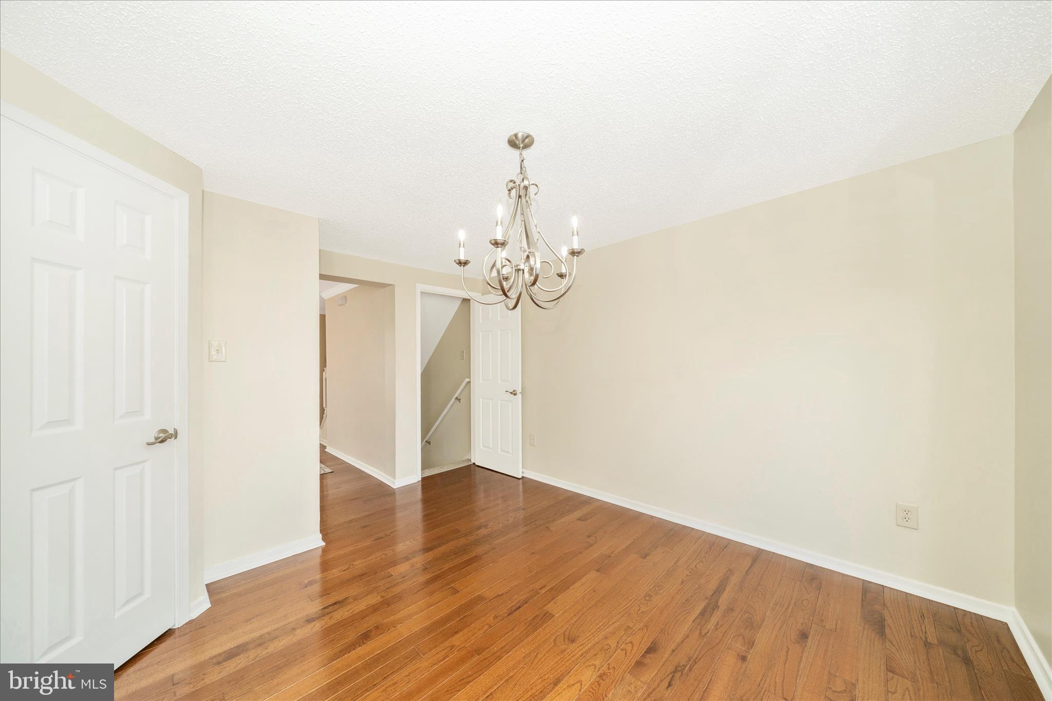 ROLLING MEADOWS - Residential