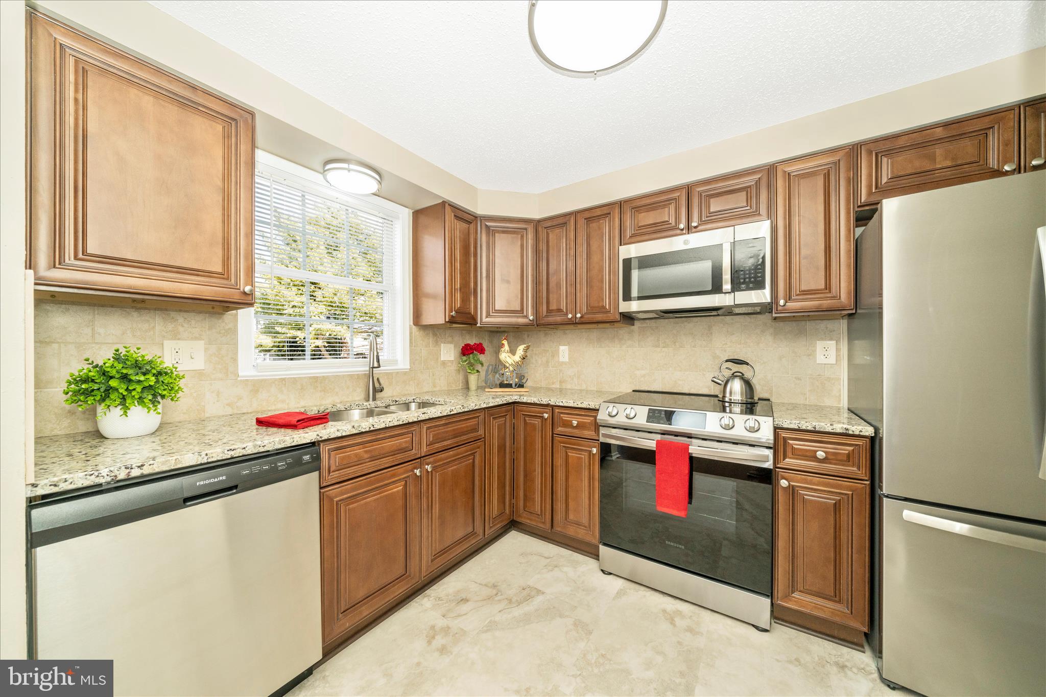 ROLLING MEADOWS - Residential