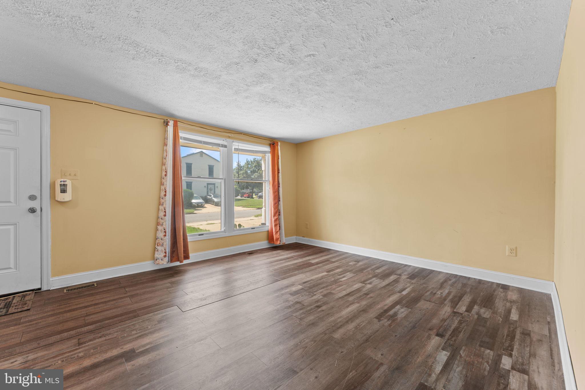8804 EAST GRV