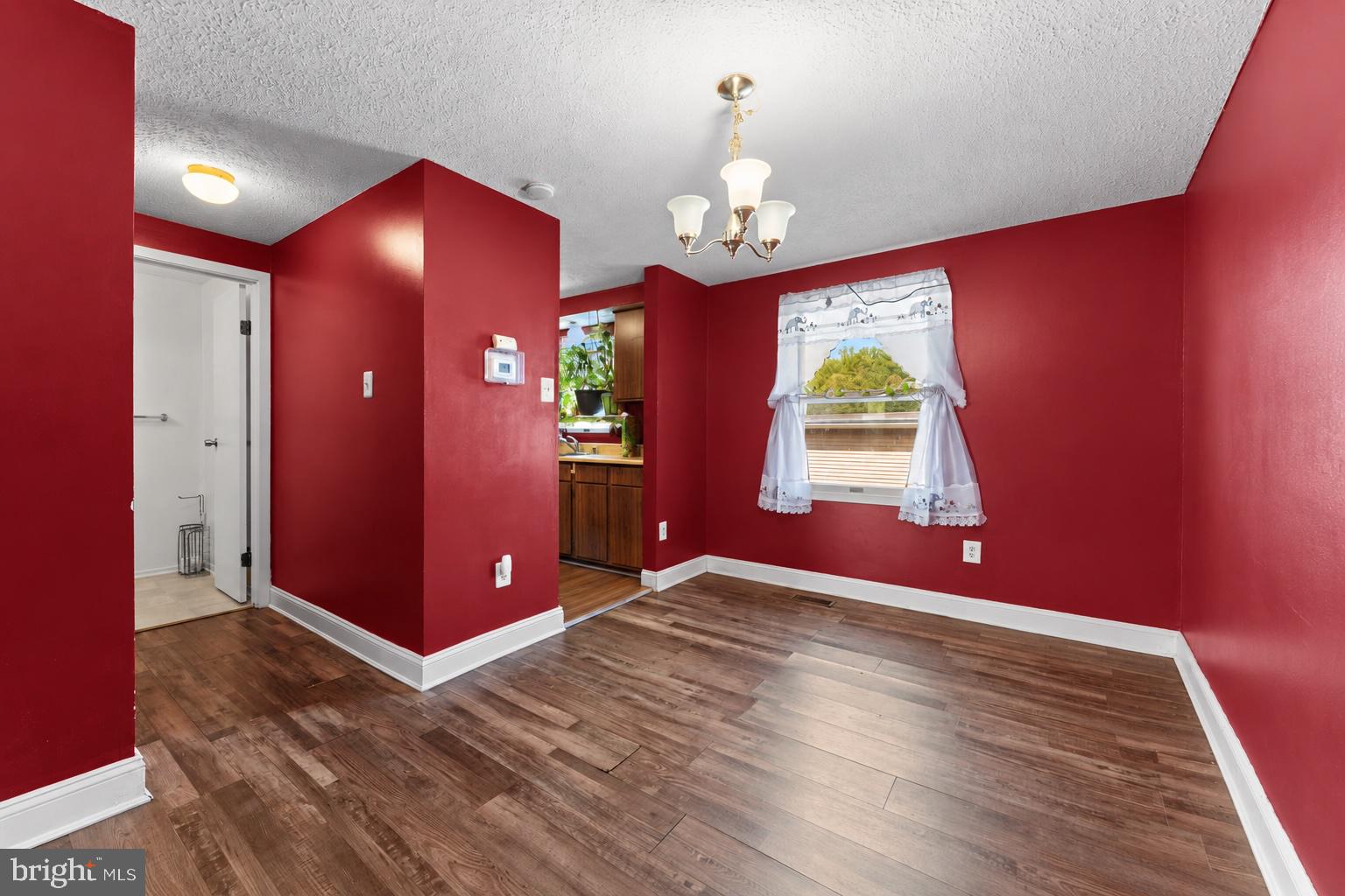 8804 EAST GRV