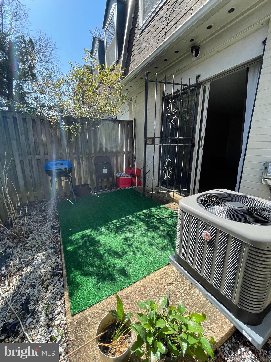 WINDMILL SQUARE - Residential