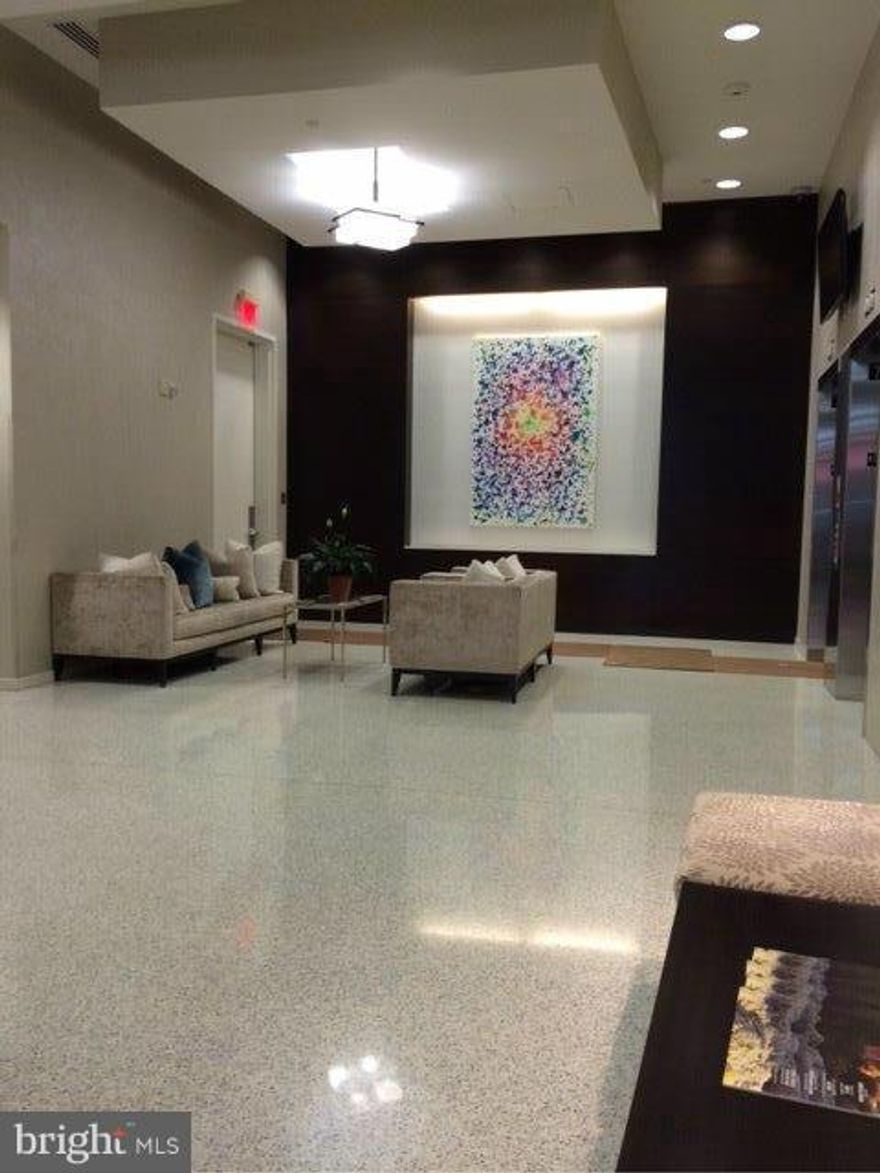 Nice 1 bedroom with 1 bath condo with a balcony.  Granite counters, breakfast bar, large windows and nice balcony off the living room.  Bedroom has a walk in closet and there is a washer/dryer in the unit for convenience. Enjoy the use of the Westin fitness center, walking distance to restaurants and shops and short drive to the new MGM National Harbor. Ferry to Old Town Alexandria is also close by. Close to Virginia and Washington DC and PG county and DCA airport.