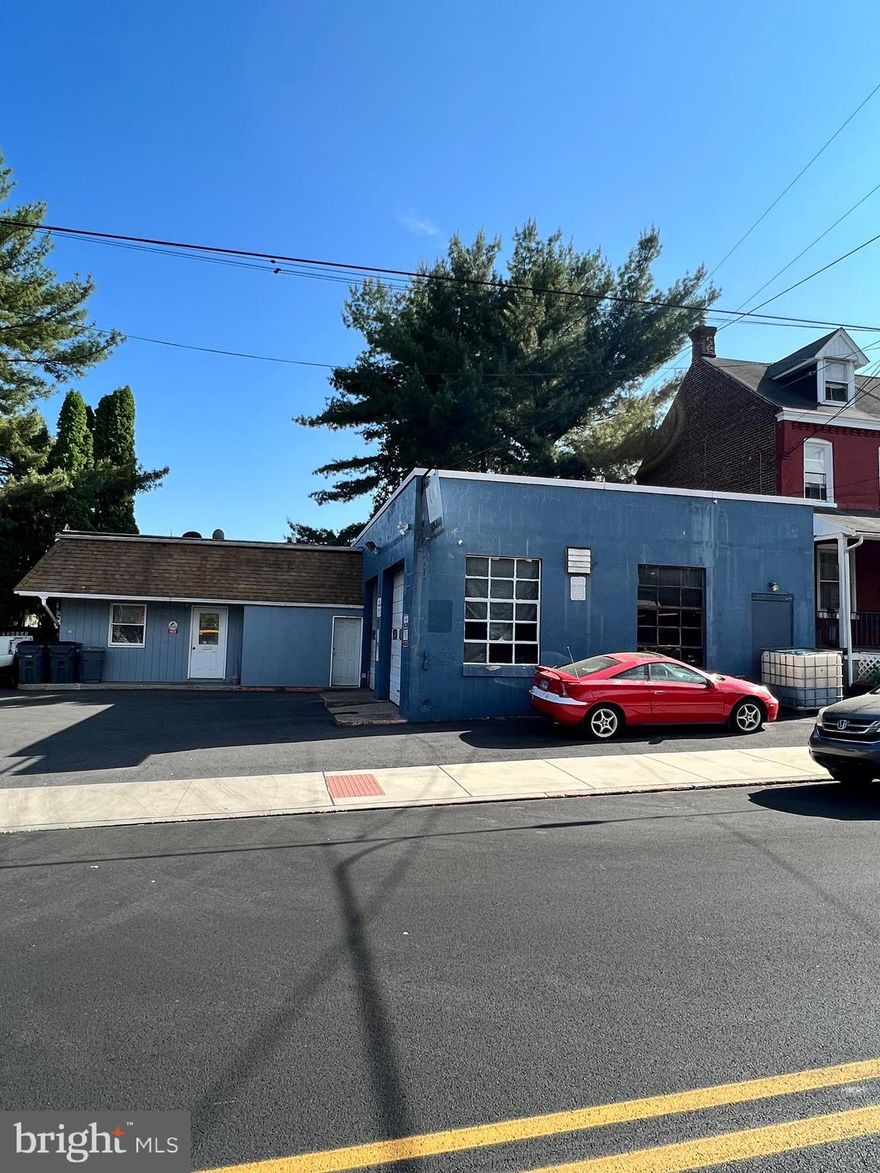 Commercial Lot and 2-bay garage with office in Lancaster City's southeast end community.   Currently operating as an auto repair business and leased for $1,800/mo.  This location offers much potential  for investment and is also perfect for an owner/operator.