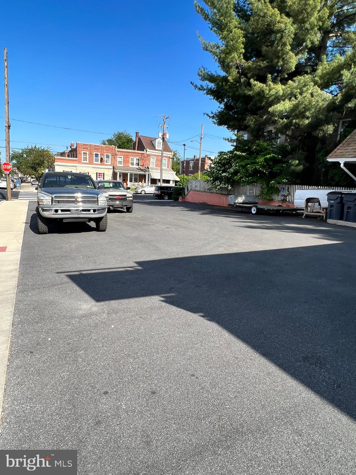 LANCASTER - Commercial Sale