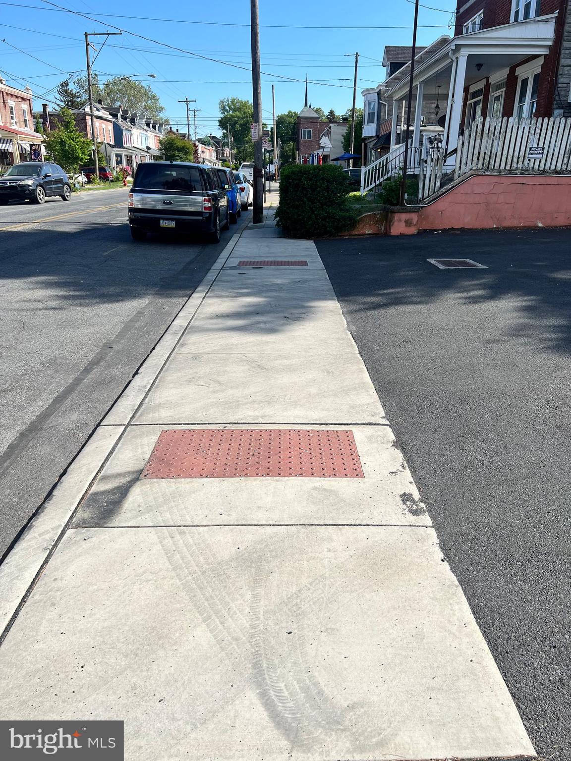 LANCASTER - Commercial Sale