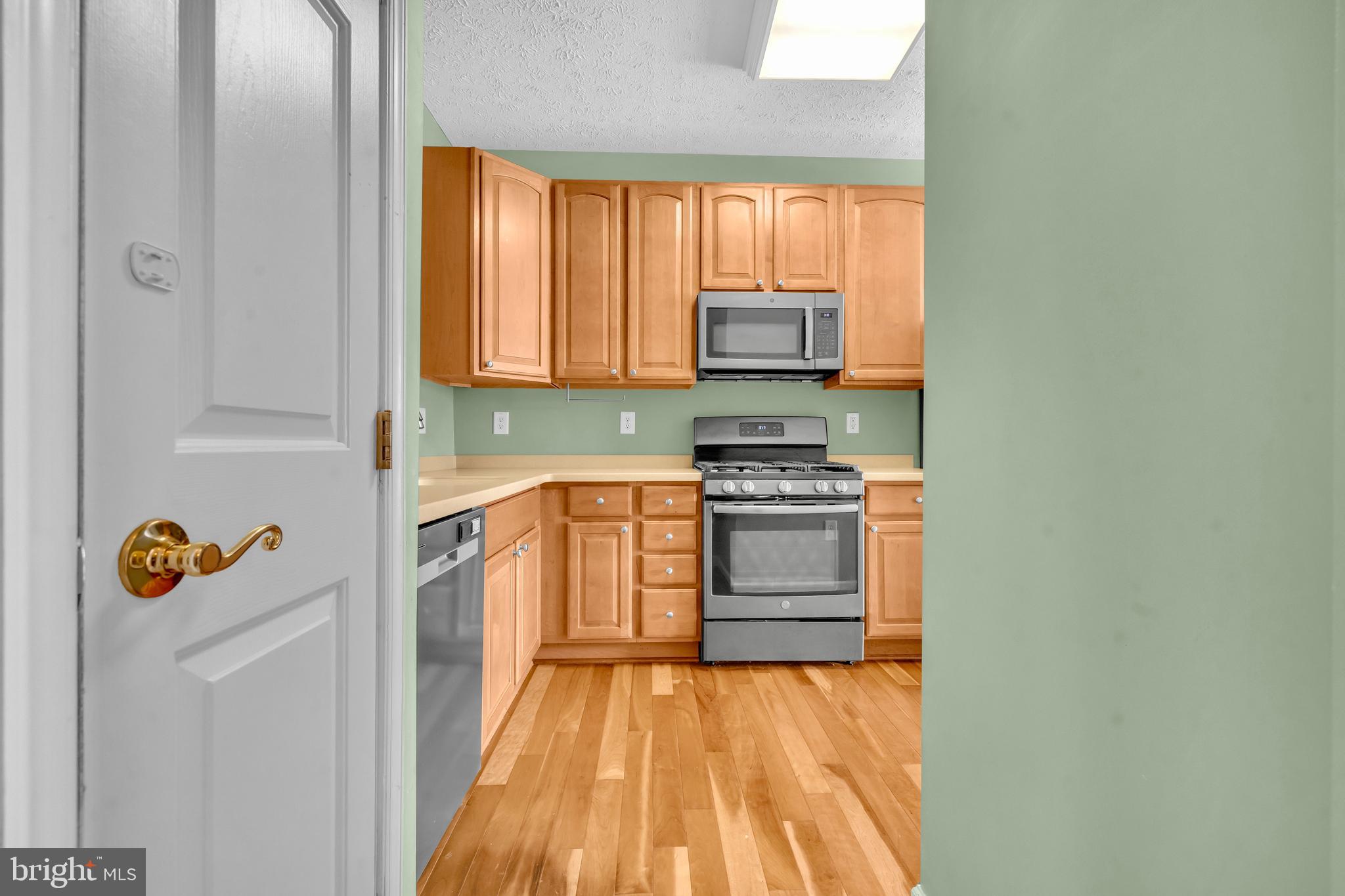 5033 WOODS LINE DRIVE 17