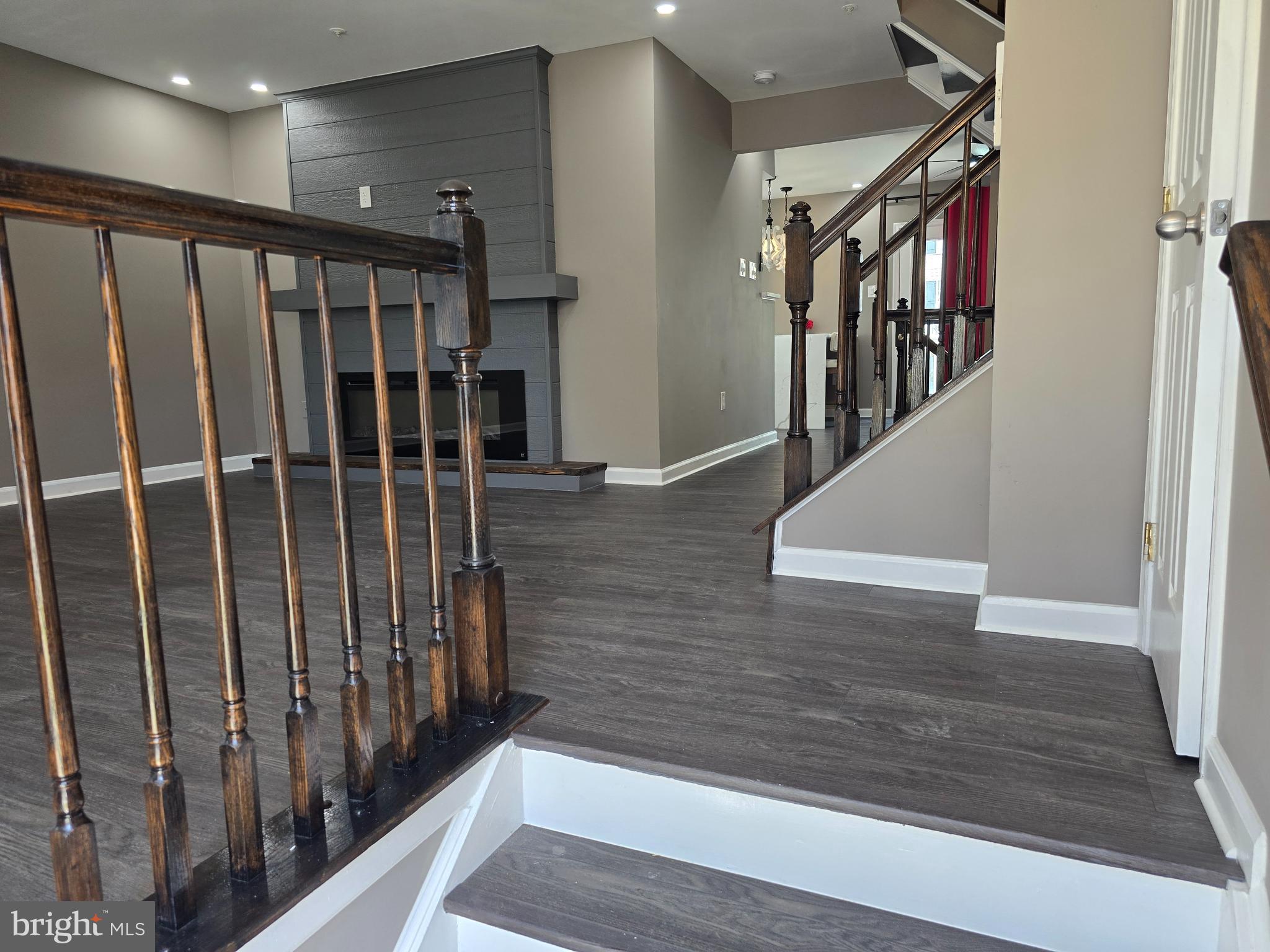 613 BROOKEDGE COURT