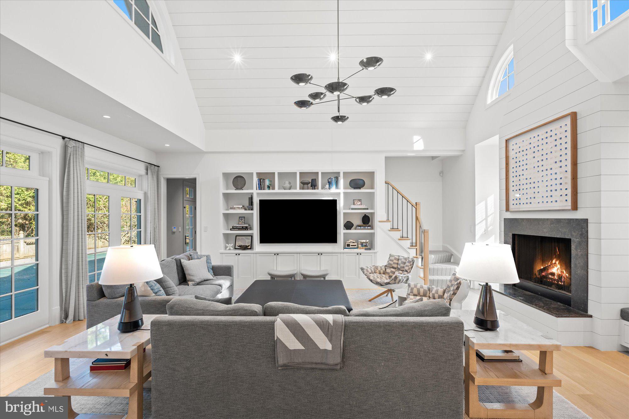 BRADLEY HILLS - Residential Lease