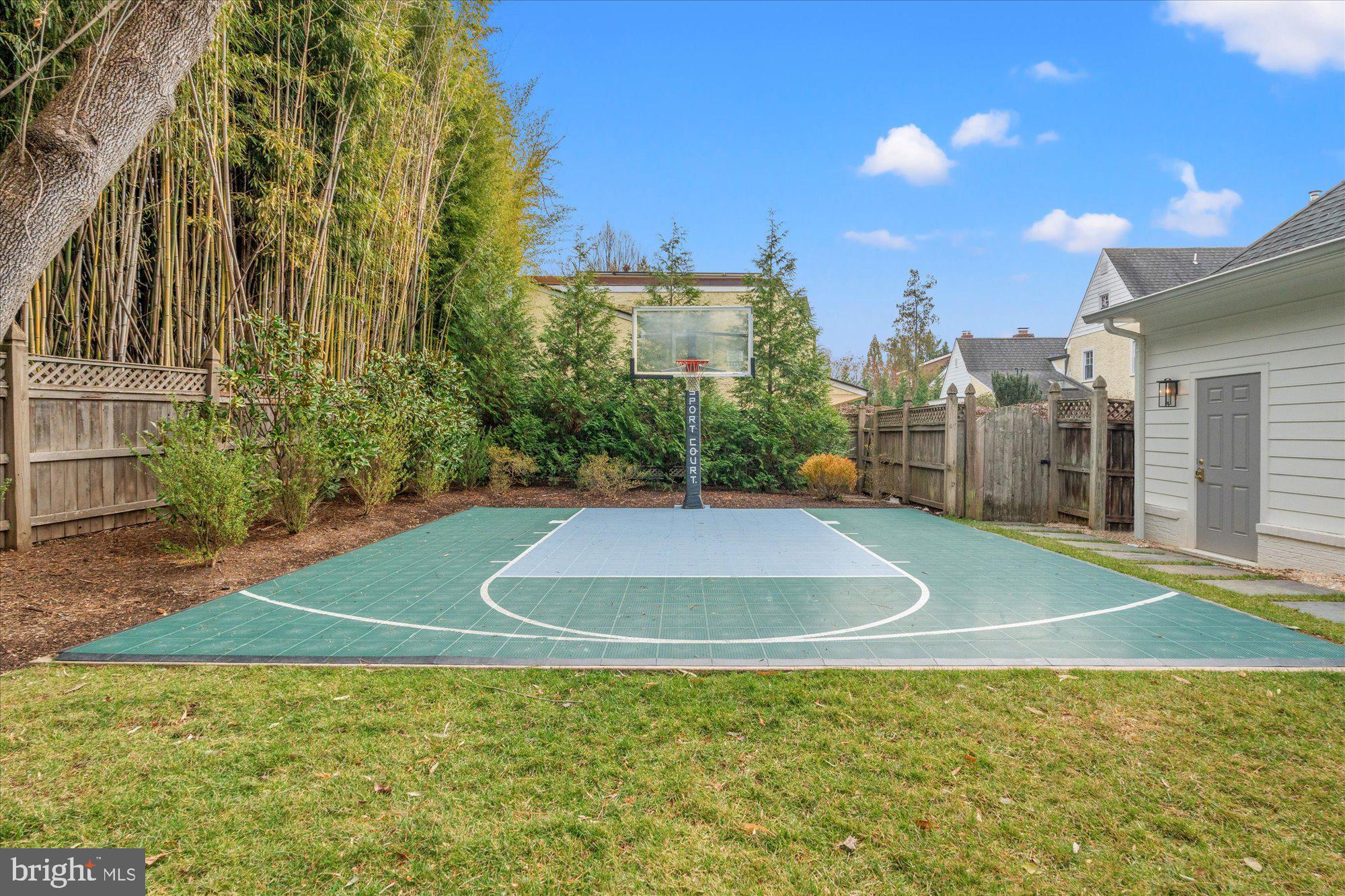 BRADLEY HILLS - Residential Lease