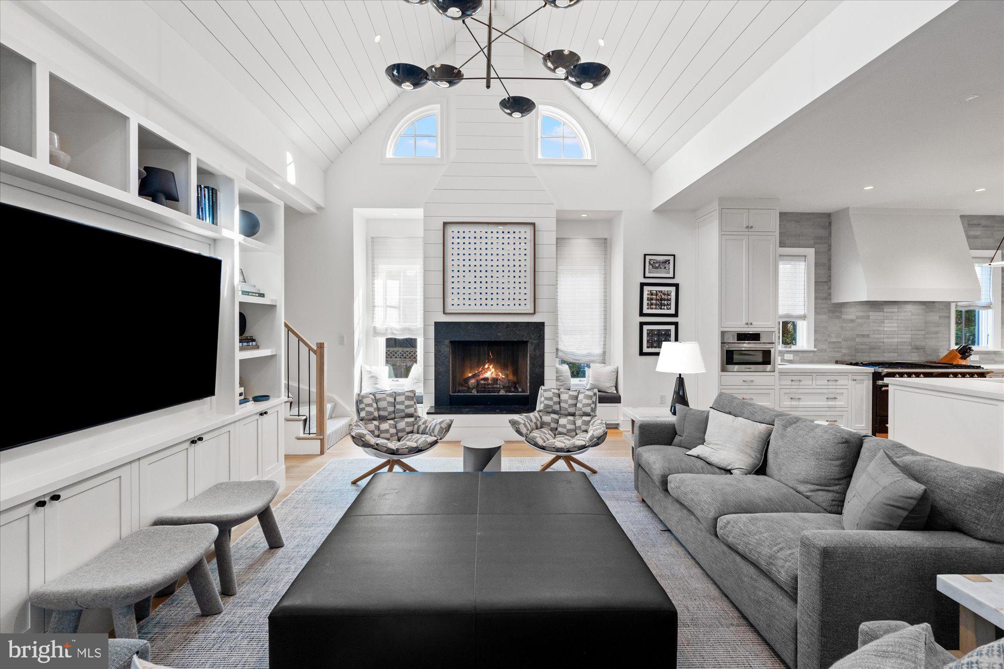 BRADLEY HILLS - Residential Lease