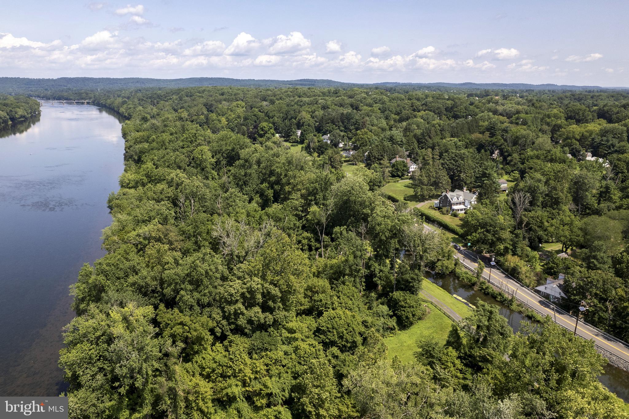 1206 RIVER ROAD