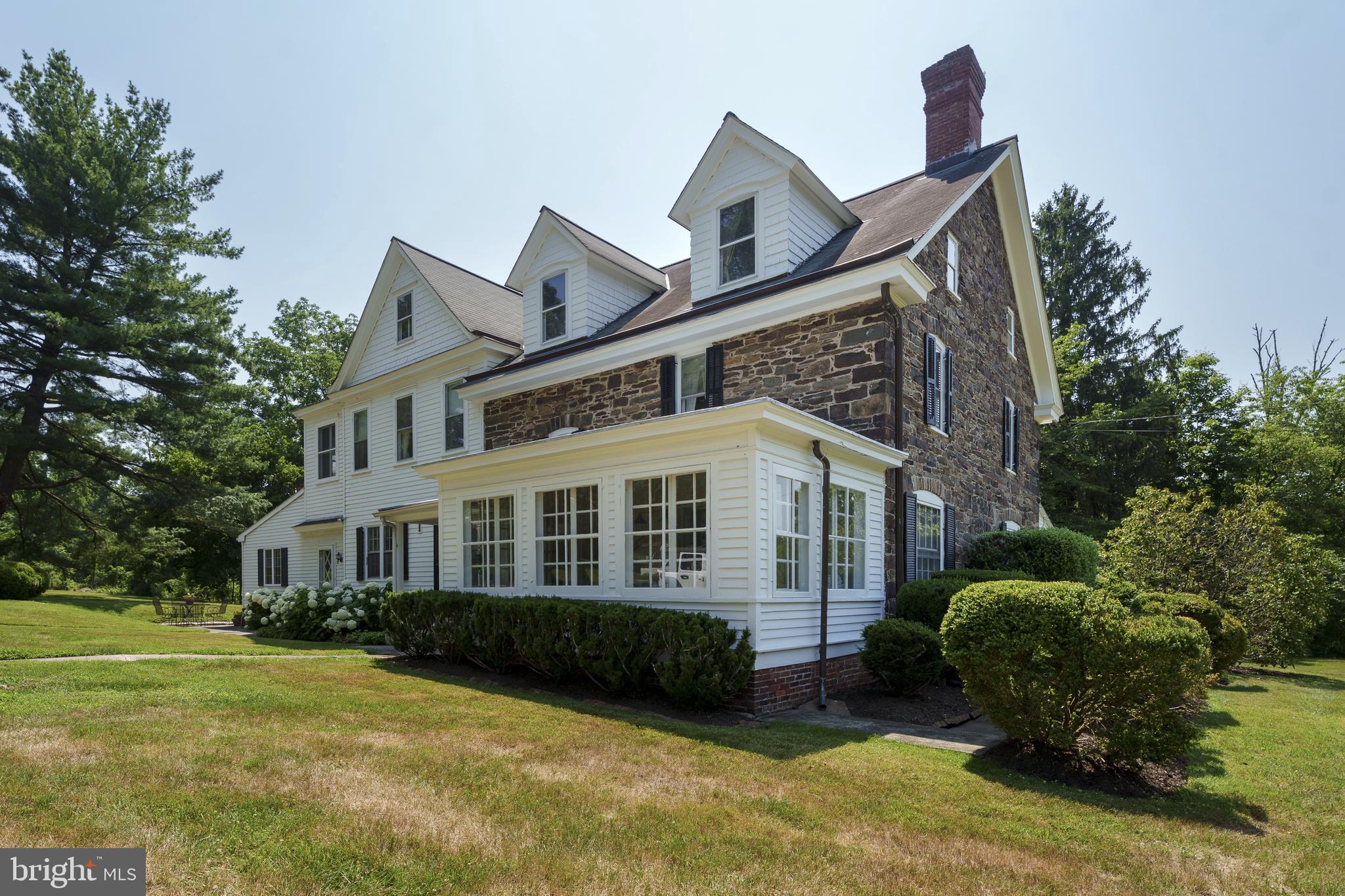 1206 RIVER ROAD