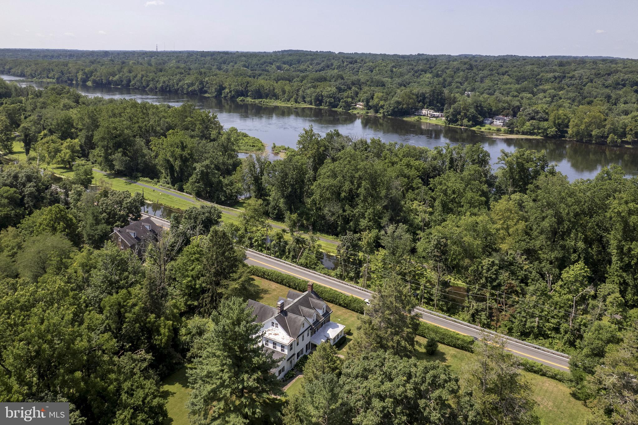 1206 RIVER ROAD
