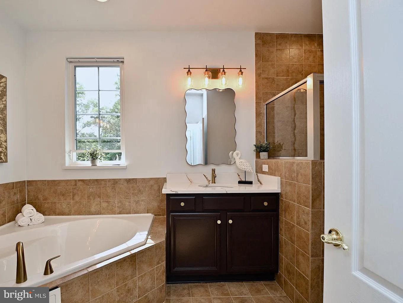 THE TOWNES AT VILLAGE PLACE - Residential