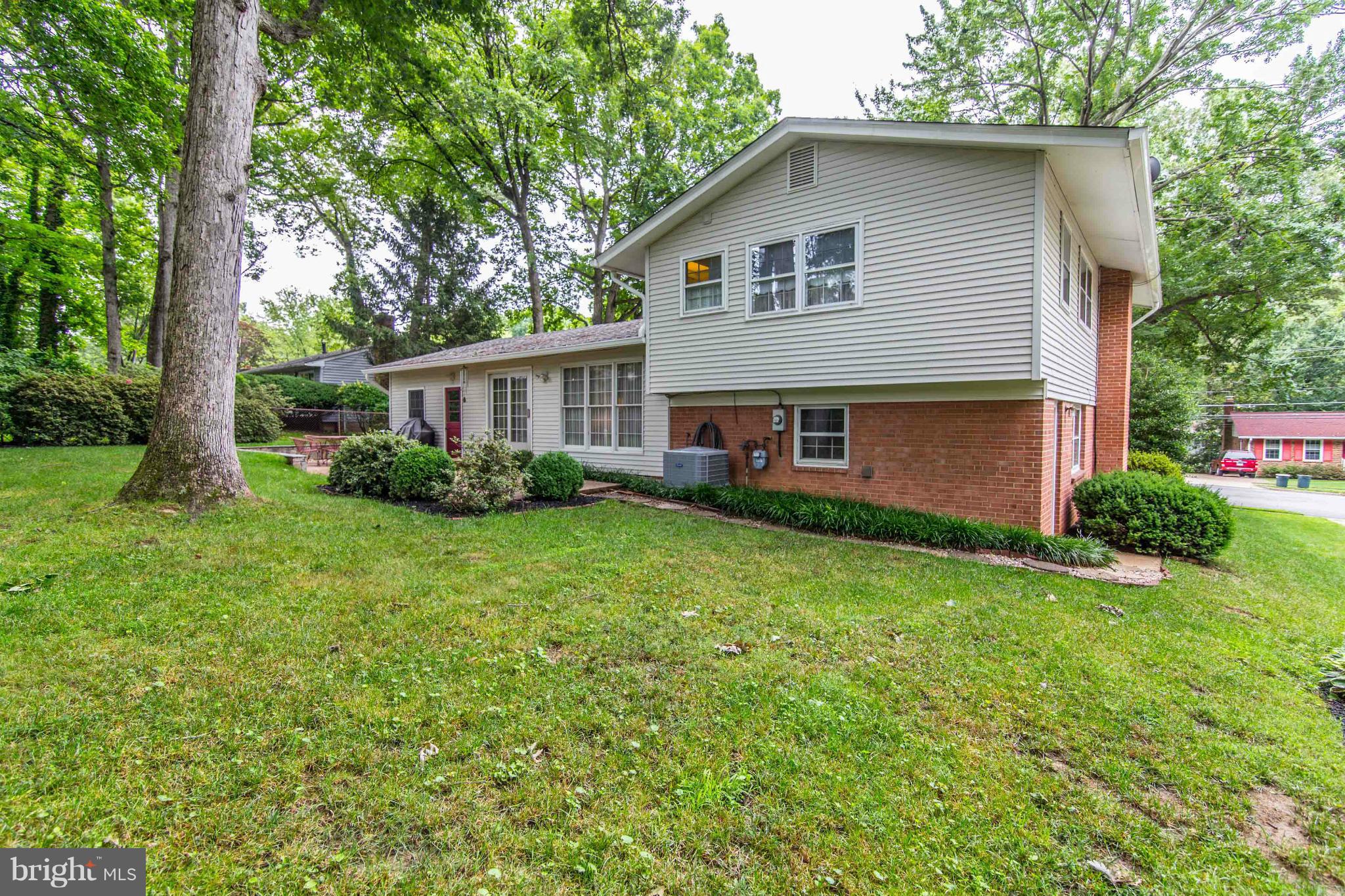 STONEWALL MANOR - Residential