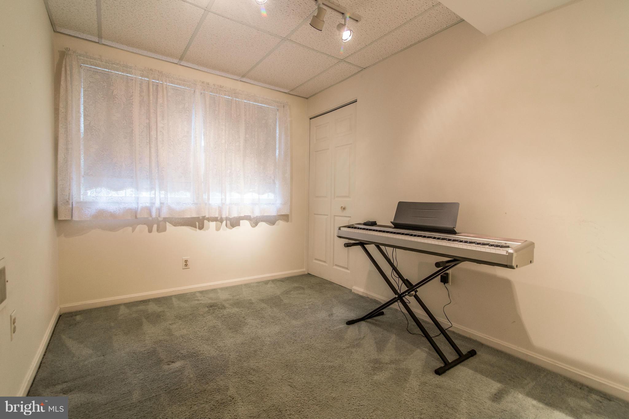 STONEWALL MANOR - Residential