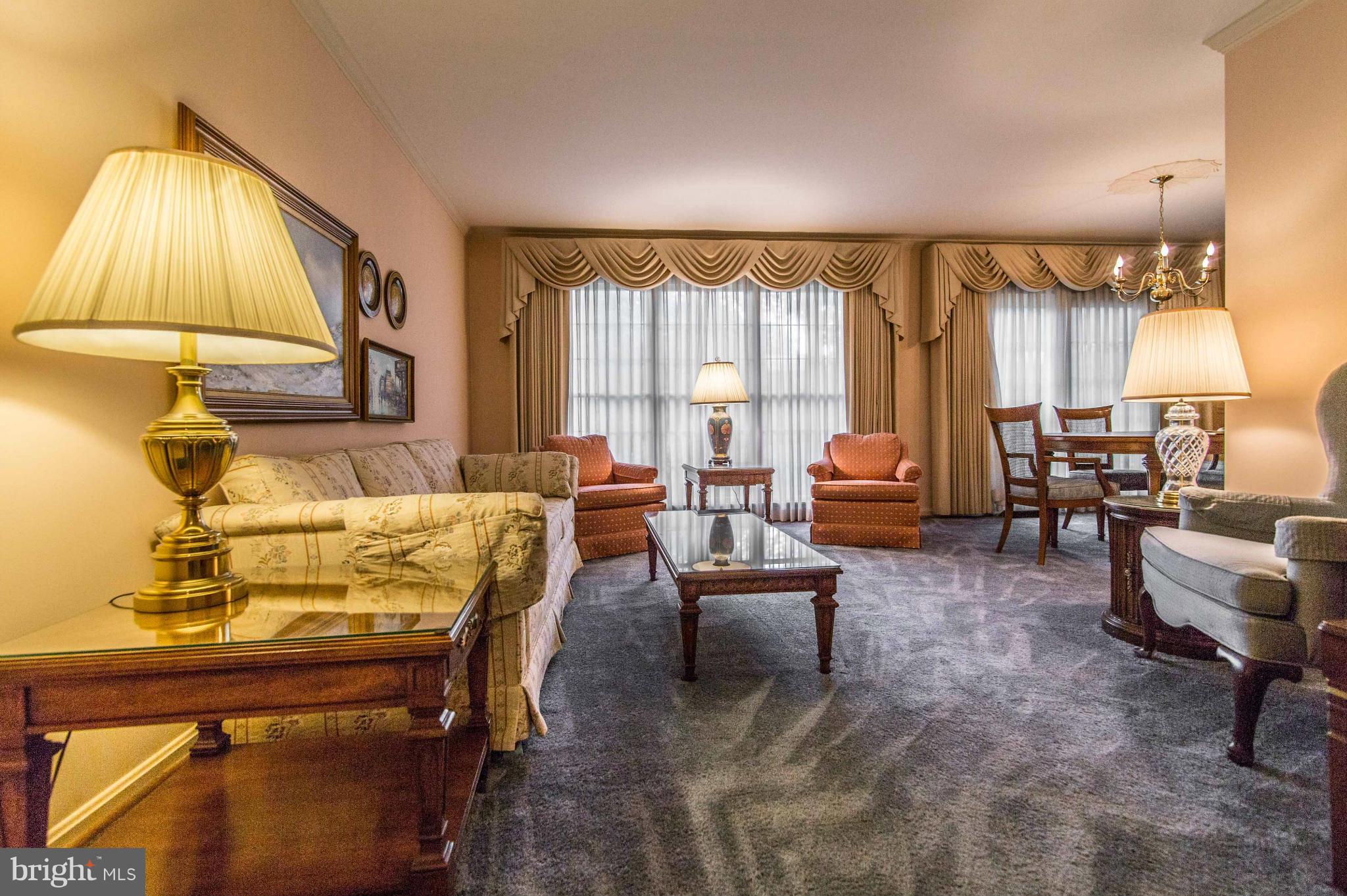 STONEWALL MANOR - Residential