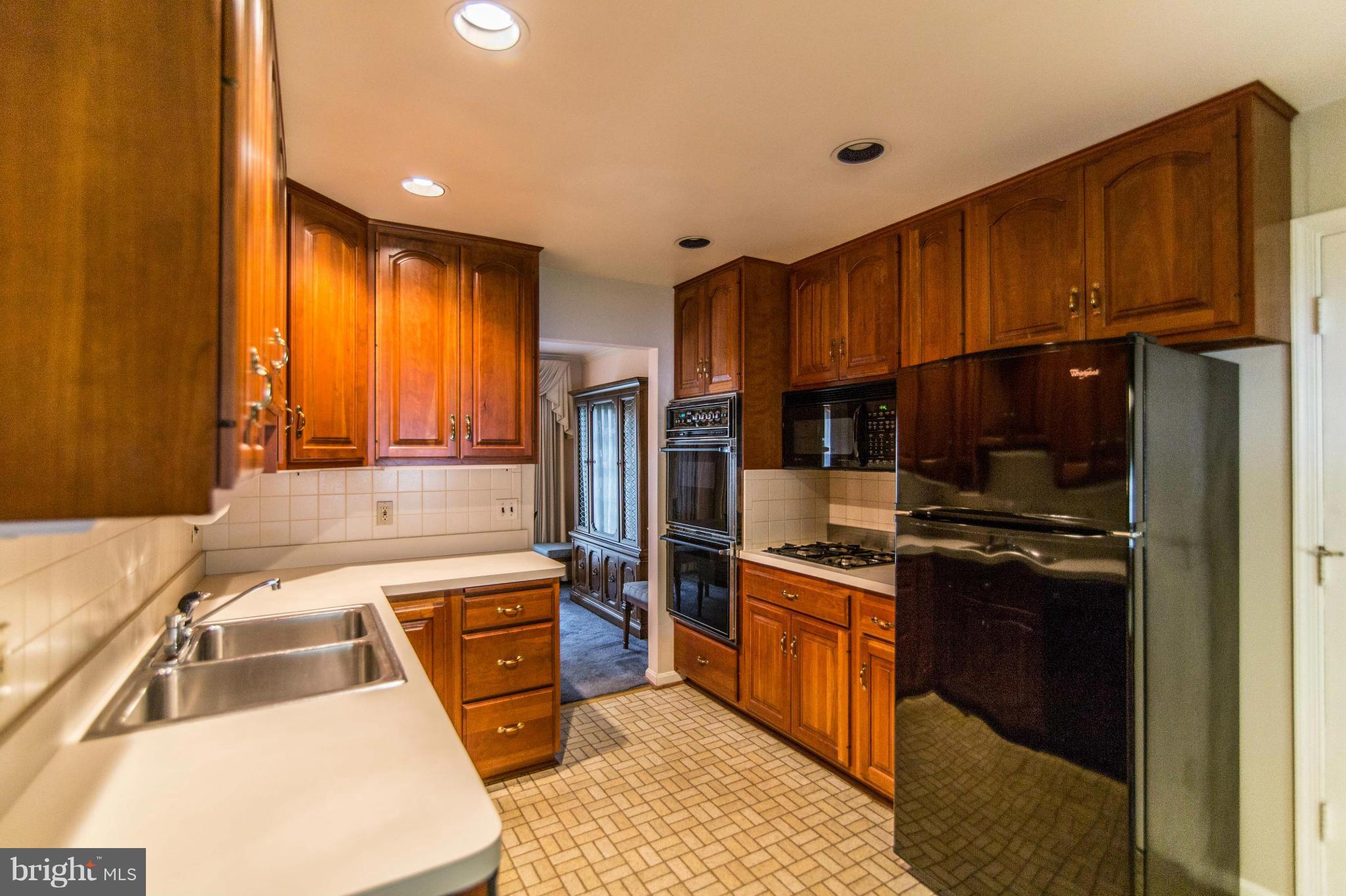 STONEWALL MANOR - Residential