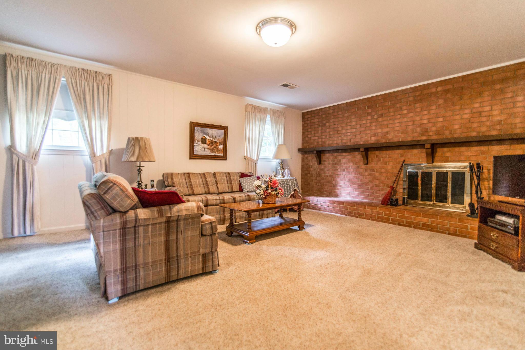 STONEWALL MANOR - Residential