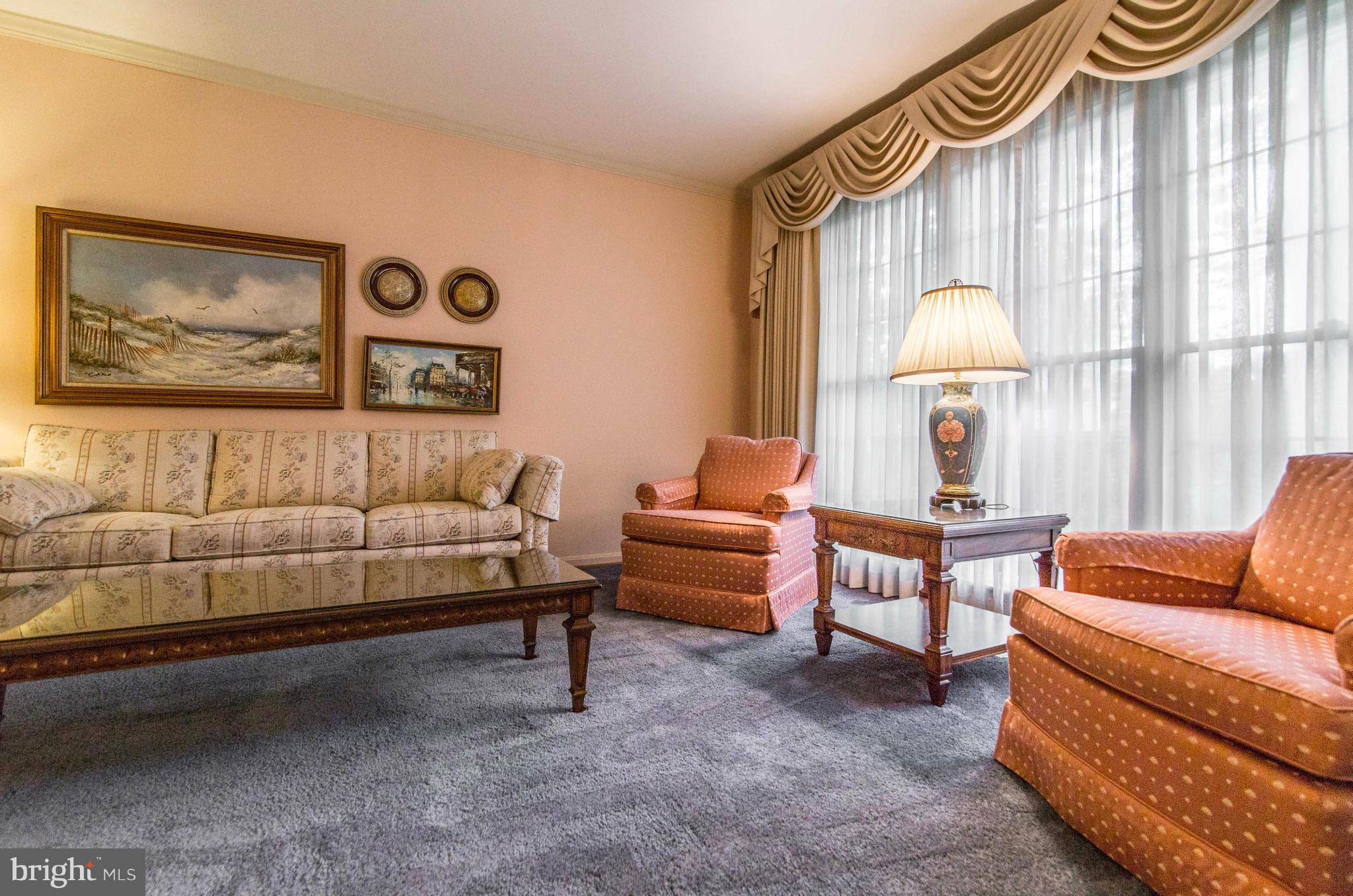 STONEWALL MANOR - Residential