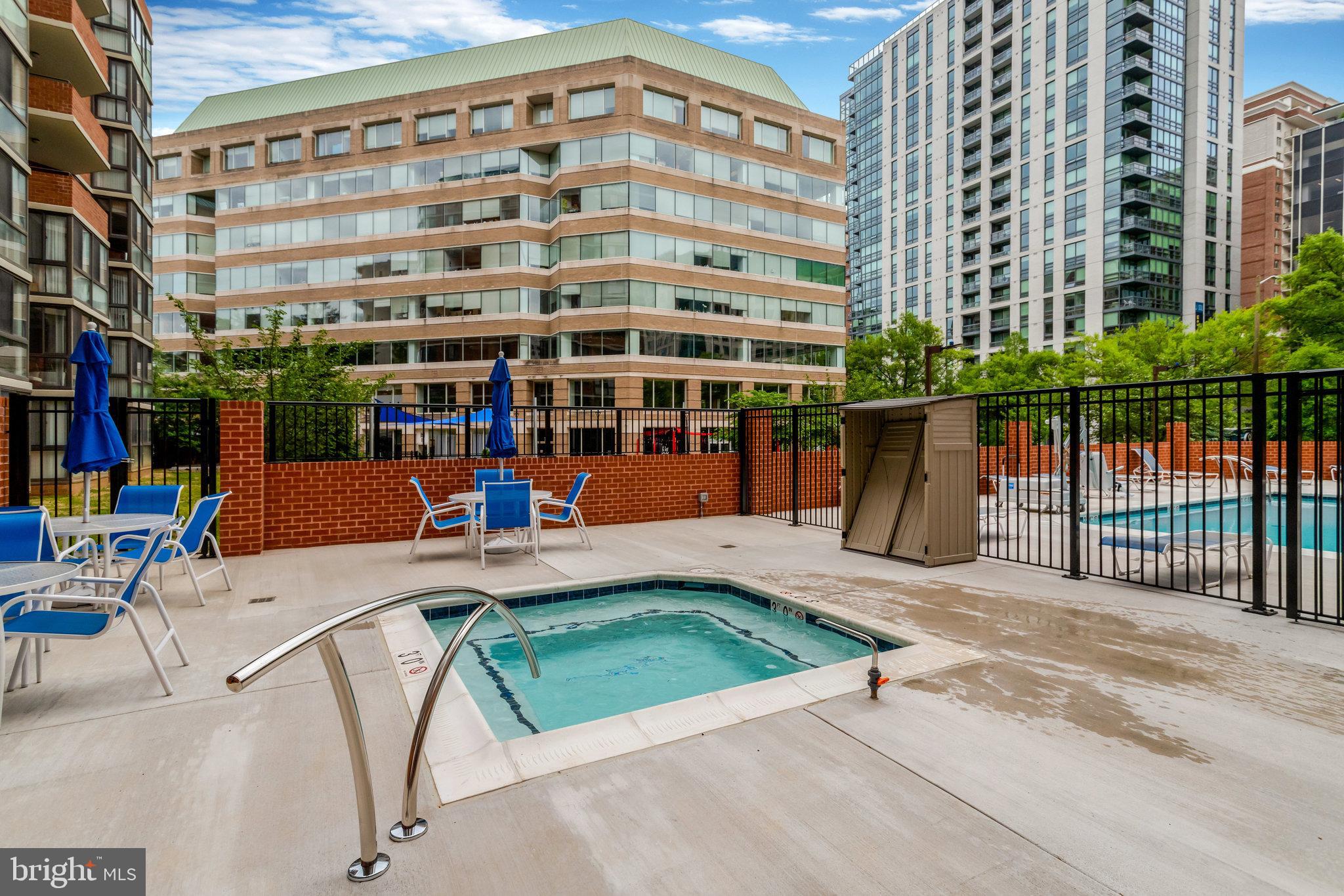 EASTVIEW AT BALLSTON METRO - Residential