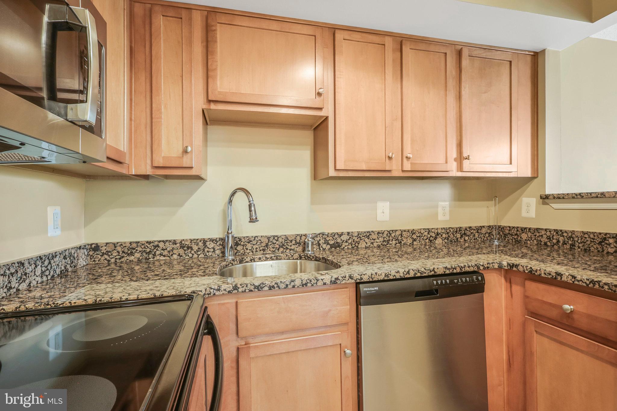 EASTVIEW AT BALLSTON METRO - Residential