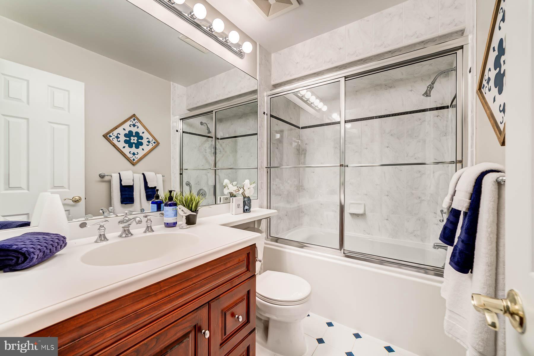 LAKE RIDGE - Residential