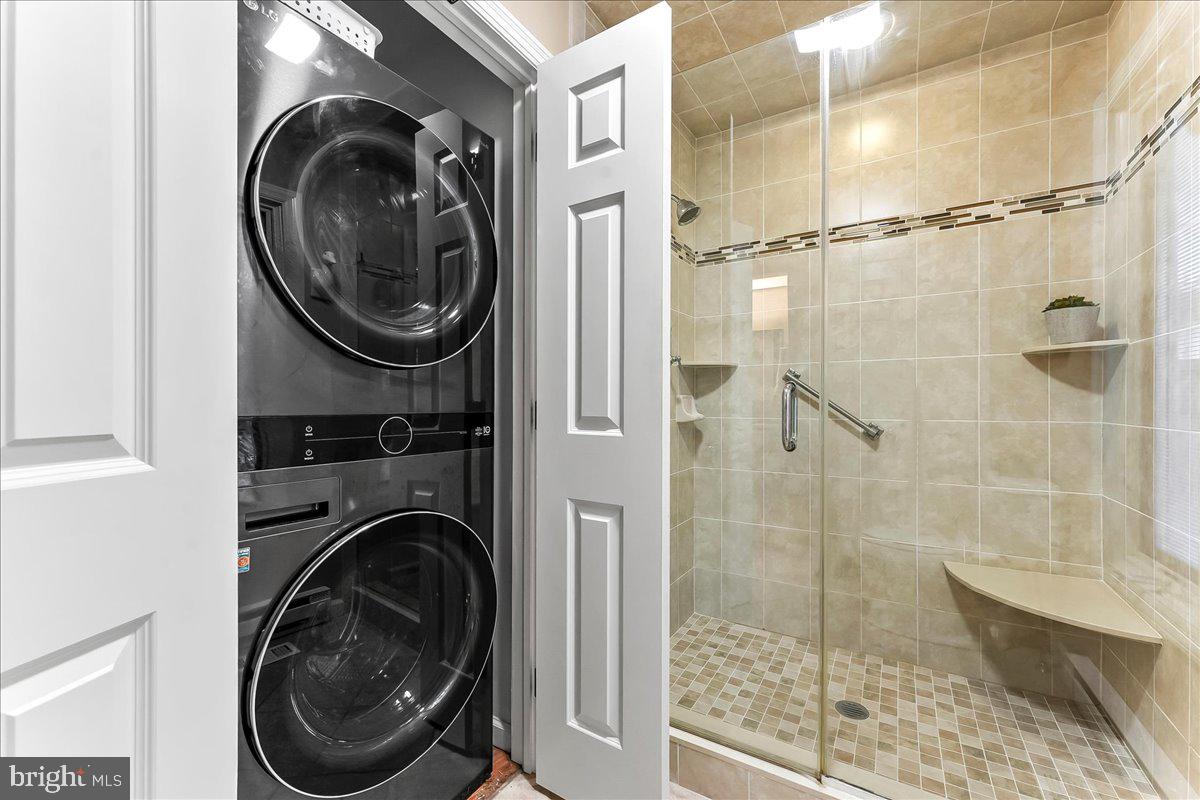 TOFT WOODS - Residential