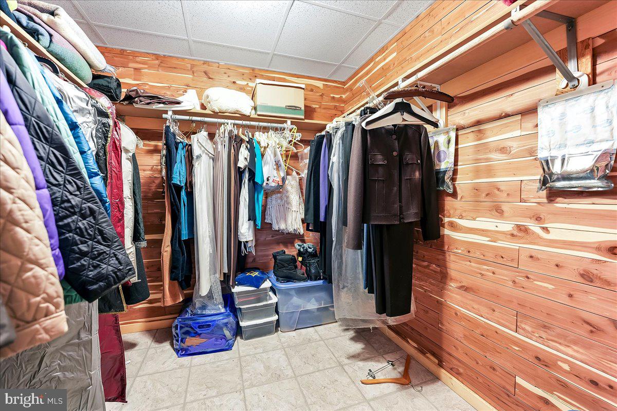 TOFT WOODS - Residential