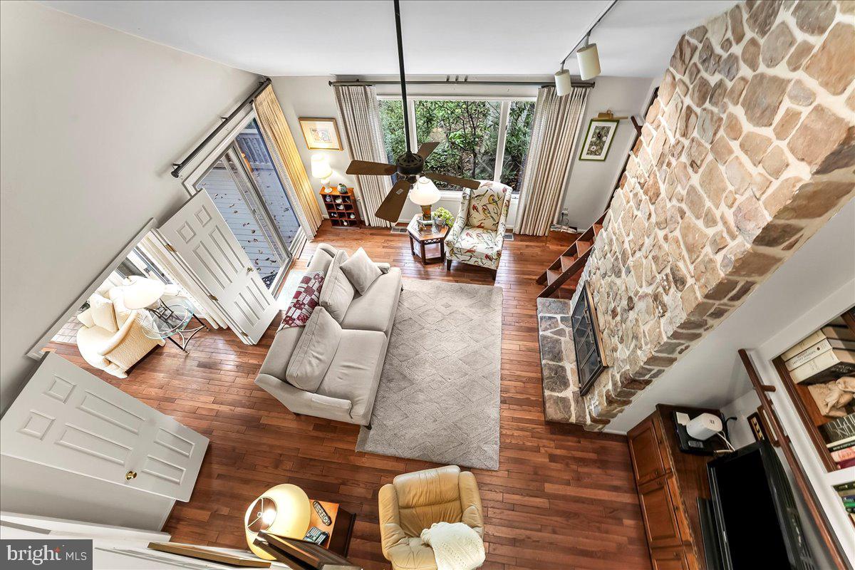 TOFT WOODS - Residential