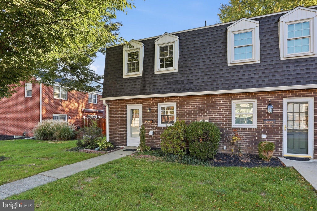 Photo of 1611 Wogan Road, YORK, PA 17404 (MLS # PAYK2113852)