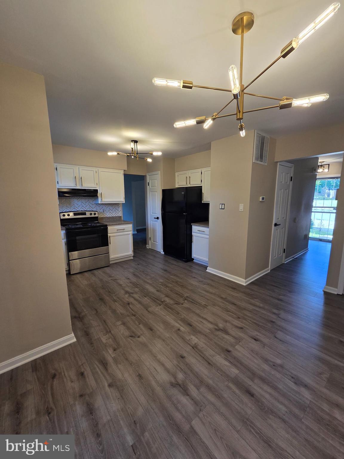WILLOW HILLS 01 - Residential