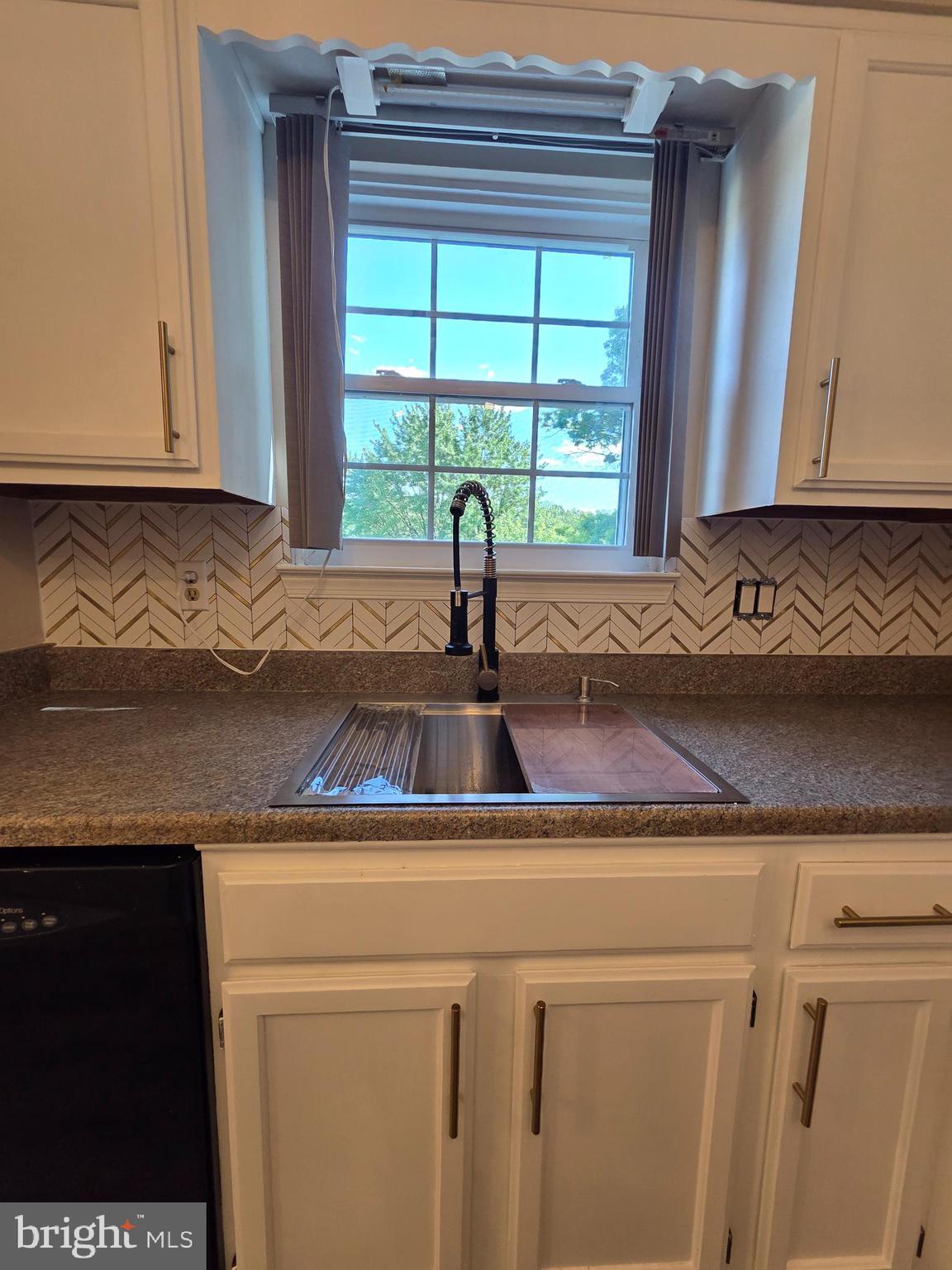 WILLOW HILLS 01 - Residential