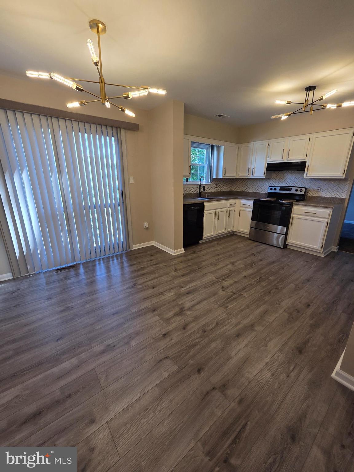 WILLOW HILLS 01 - Residential