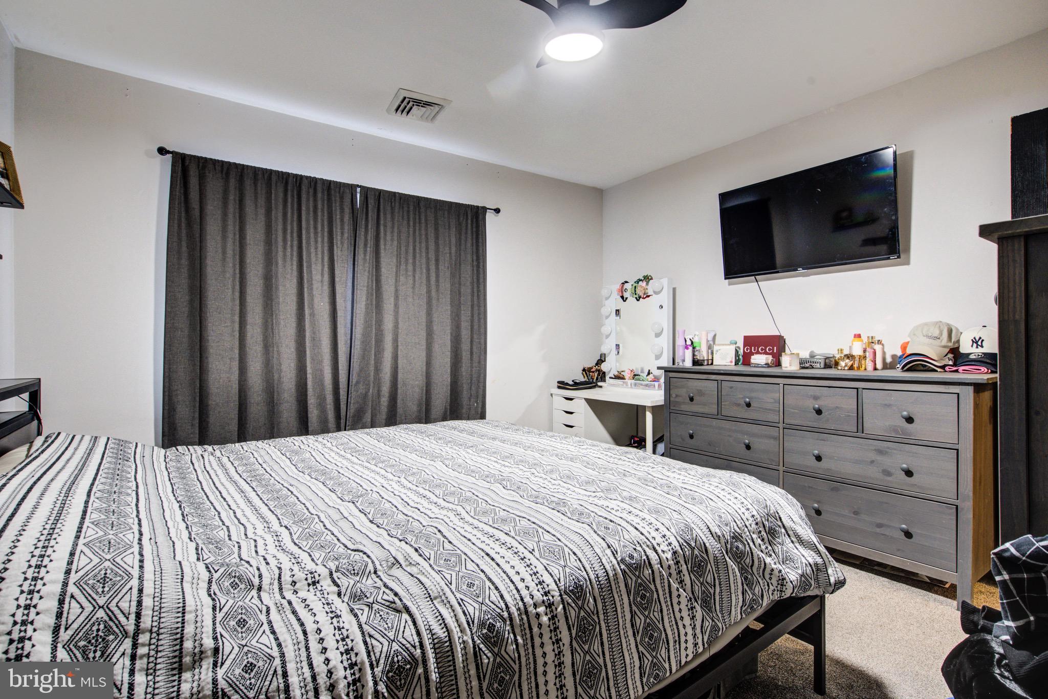 INDIAN CREEK - Residential