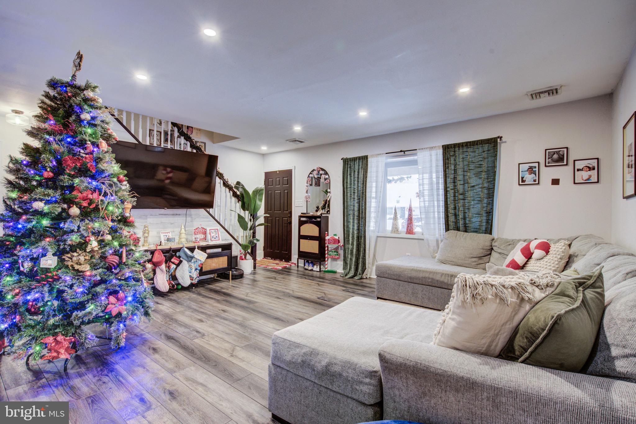 INDIAN CREEK - Residential