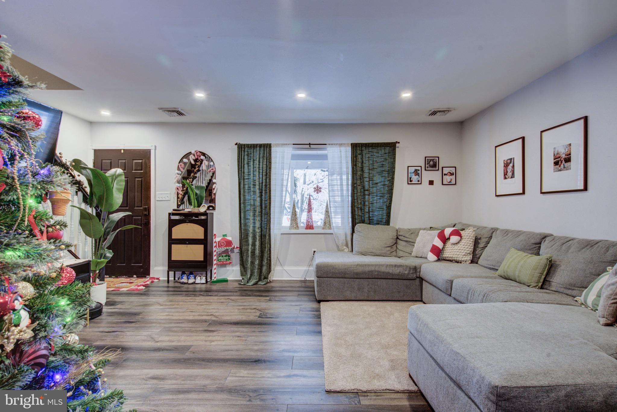 INDIAN CREEK - Residential