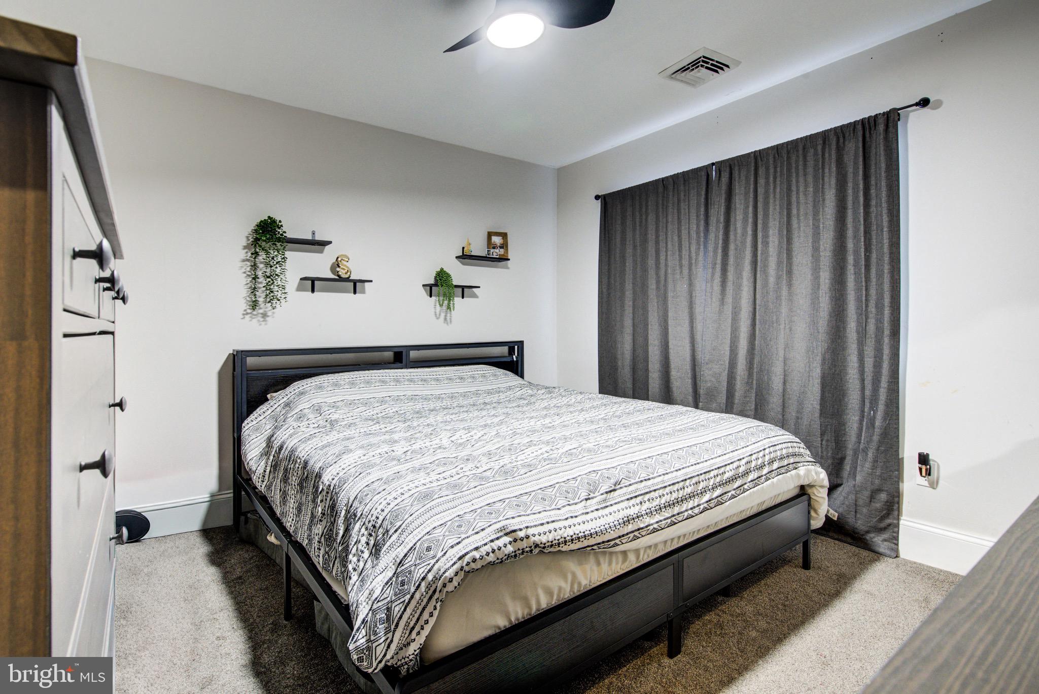 INDIAN CREEK - Residential