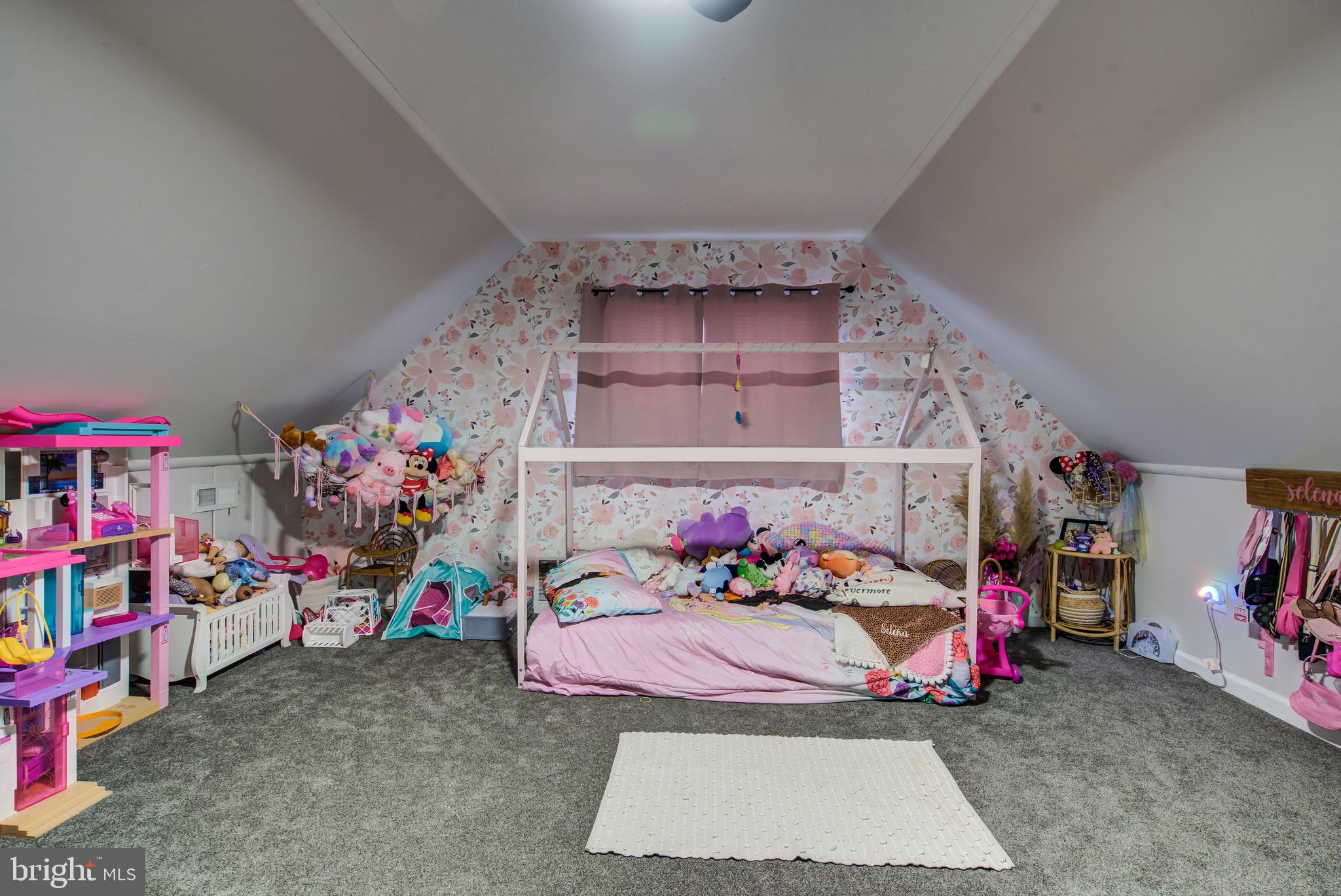 INDIAN CREEK - Residential