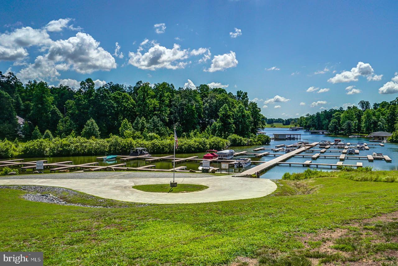 THE WATERS AT LAKE ANNA - Residential