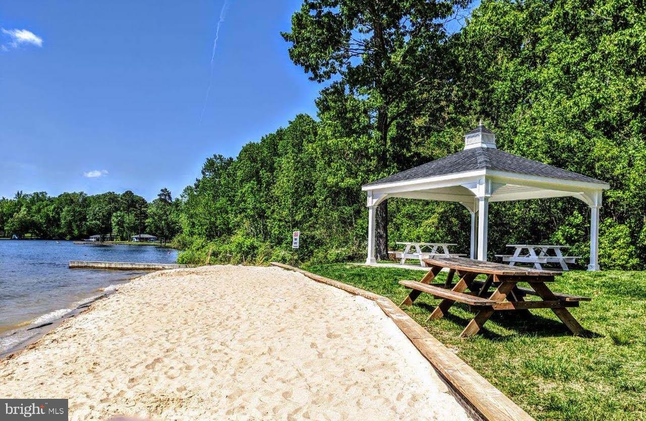 THE WATERS AT LAKE ANNA - Residential