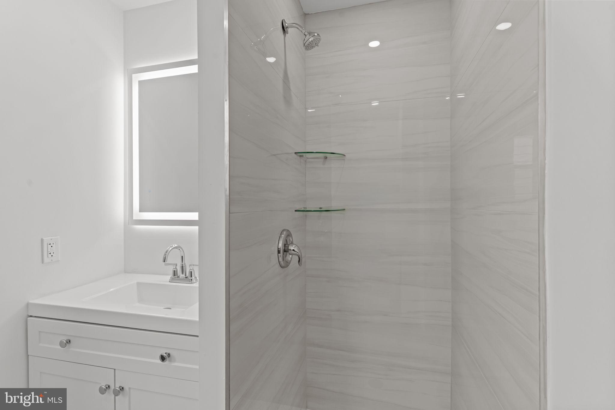 BUSTLETON - Residential