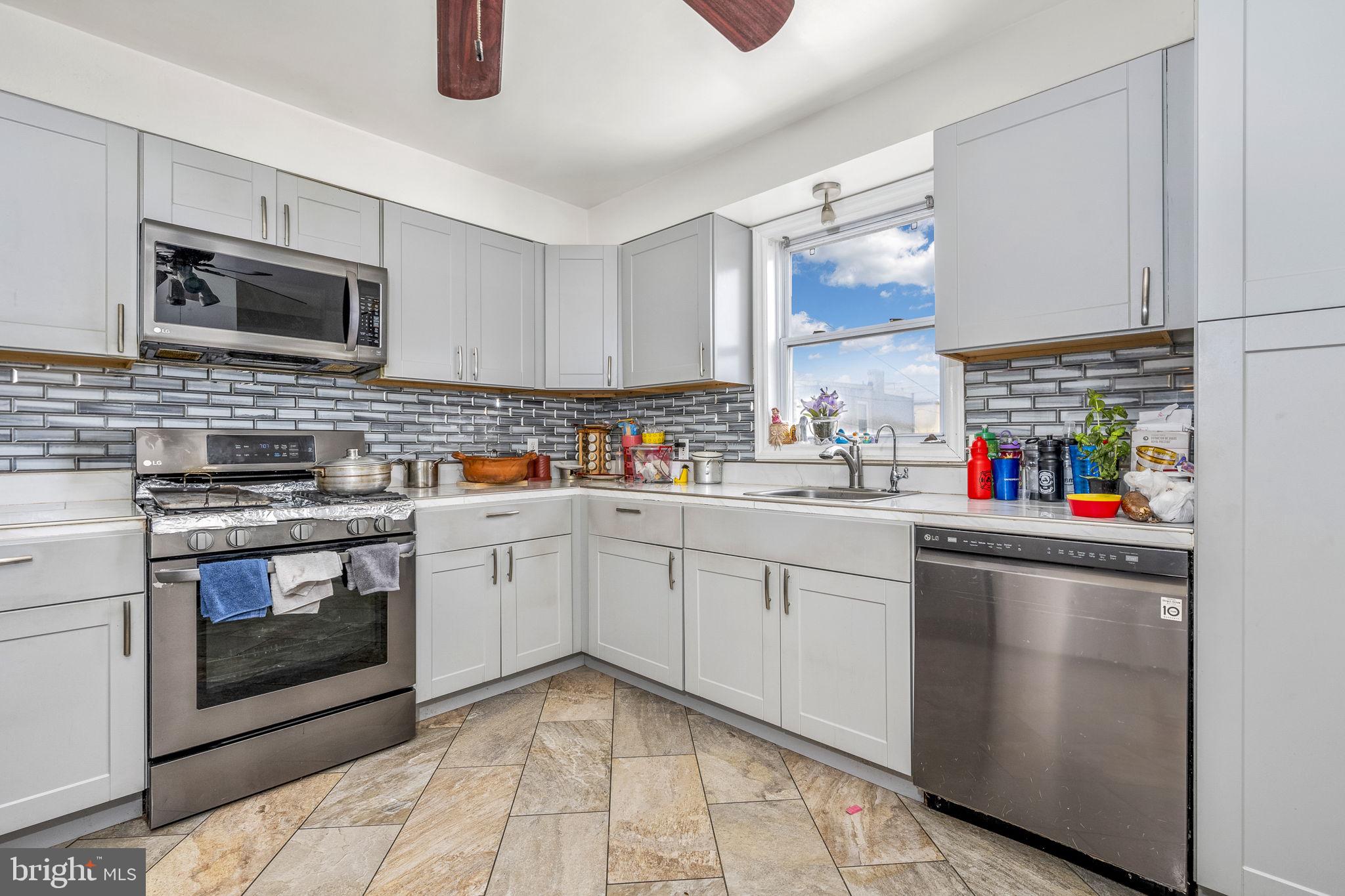 NORRISTOWN - Residential