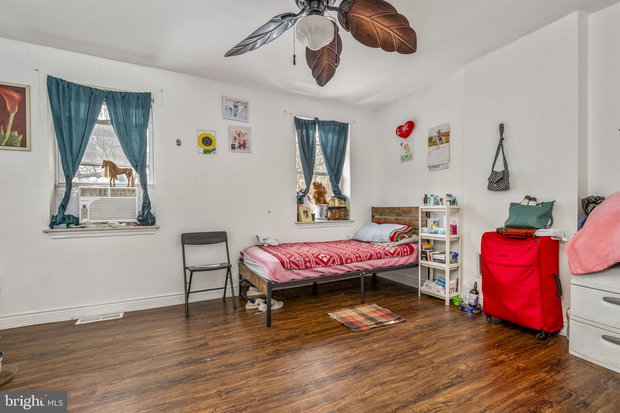 NORRISTOWN - Residential