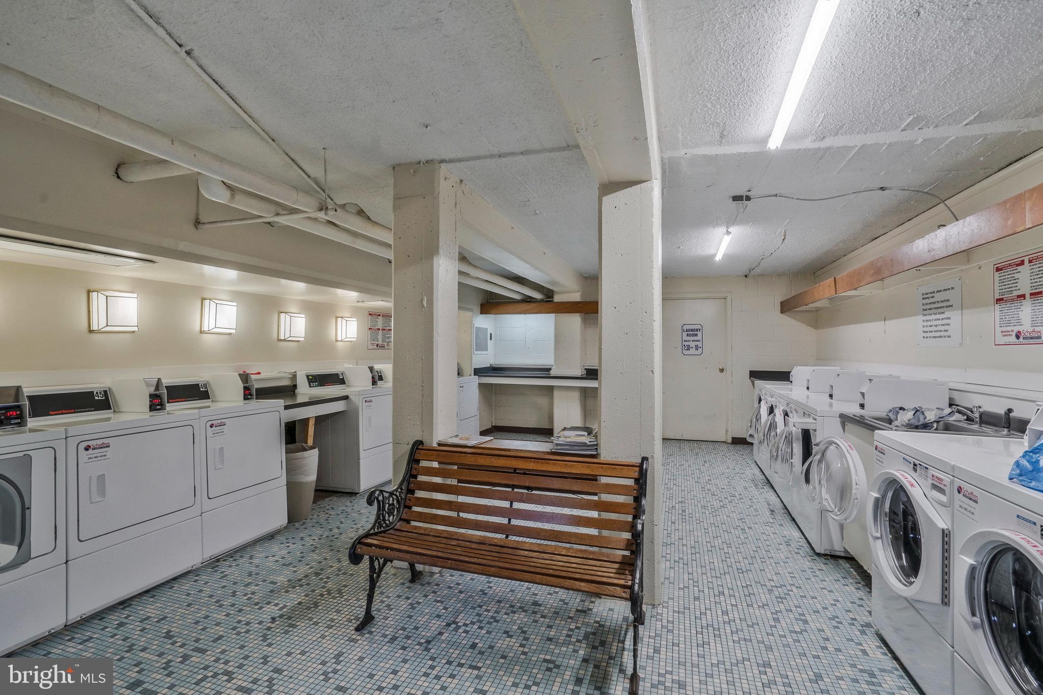 ARLINGTON OAKS - Residential