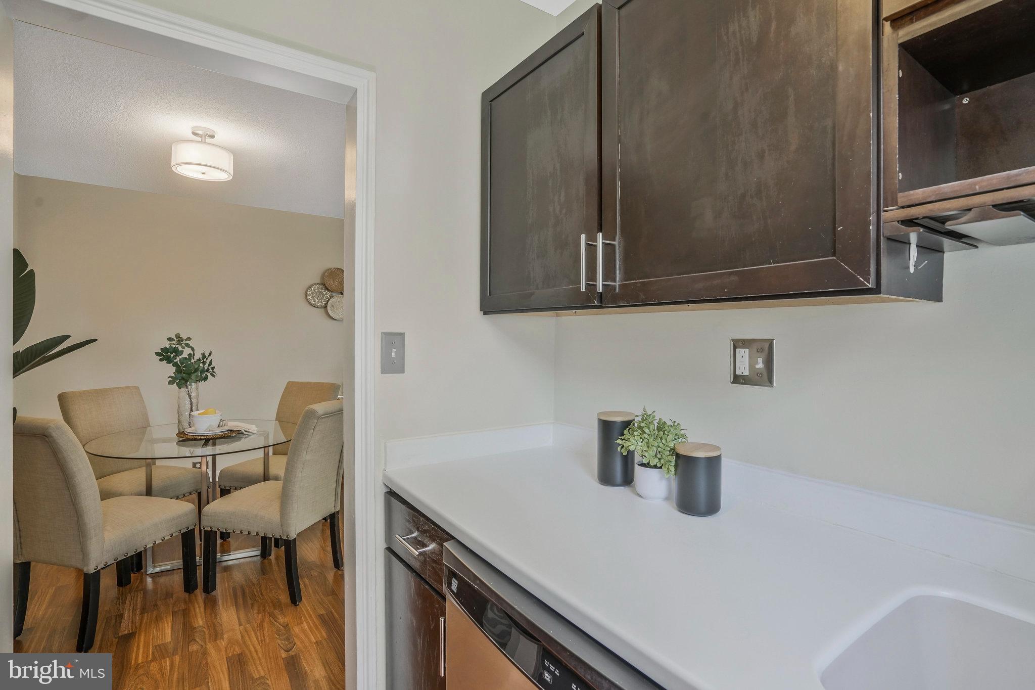 ARLINGTON OAKS - Residential