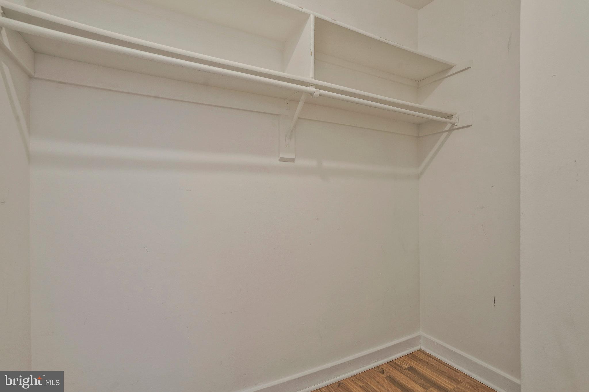 ARLINGTON OAKS - Residential